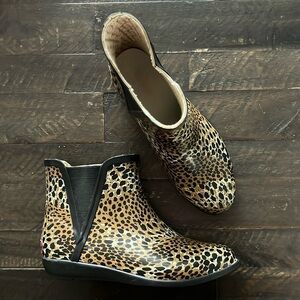 Chooka Women's Waterproof Plush Chelsea Bootie